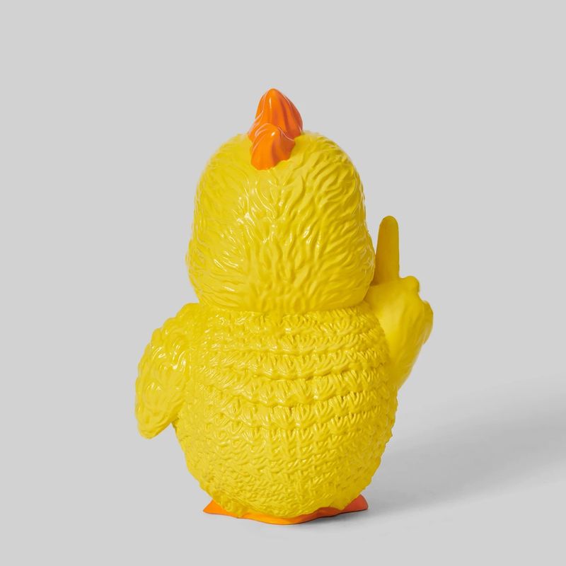 Funny Little Chick Figurine – Adorable Desk Buddy for Stress Relief & Home Decor