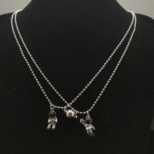 💑💎 Couple Necklace Set – Buy 1 Get 1 FREE (2 Pieces)