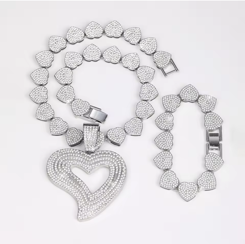 💎Alloy heart jewelry set fully inlaid with shiny rhinestones.