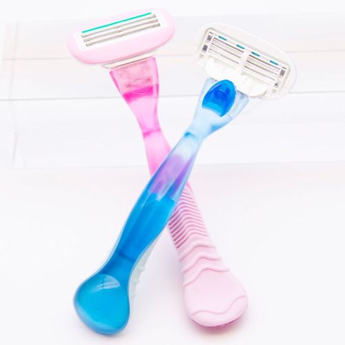 Women's three-blade hair removal razor set