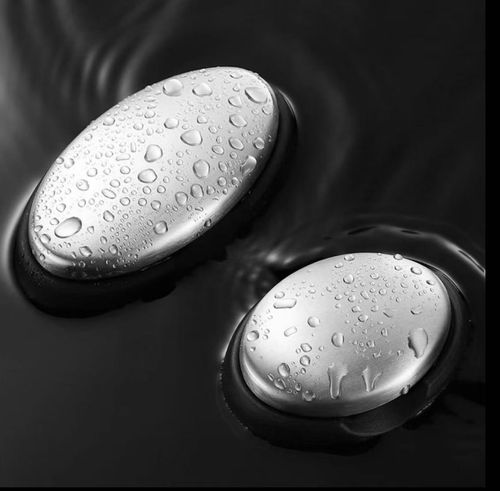 Stainless steel soap is a perfect tool for removing odors and unpleasant smells in the refrigerator. Steel soap can eliminate garlic and fishy odors