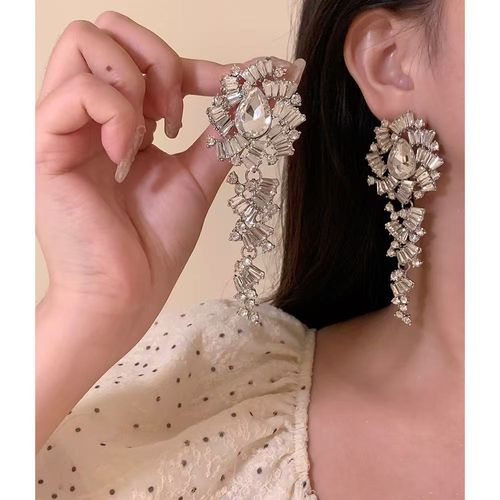 Super sparkling crystal tassel exaggerated earrings, women's light luxury high-end feeling, banquet party earrings, goddess style temperament earrings