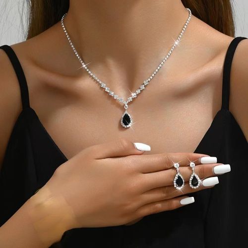 Explosive set with water droplet shaped zircon water droplet pendant, simple women's set with elegant collarbone chain