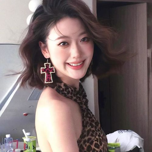 Leopard print cross earrings, millennium old Shibuya spicy girl y2k, niche personality, Japanese punk exaggerated earrings