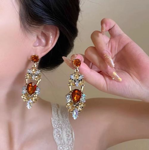 Elegant feeling, light luxury, heiress earrings, retro heavy industry zircon exaggerated earrings, long temperament earrings, earrings, ear clips