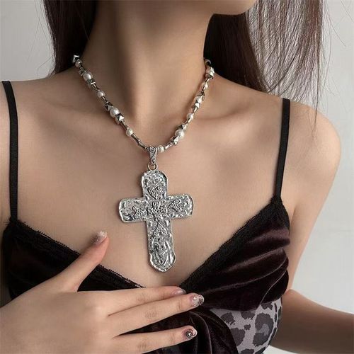Punk heavy industry style pearl cross pendant necklace for female niche Y2K subculture trend collarbone chain