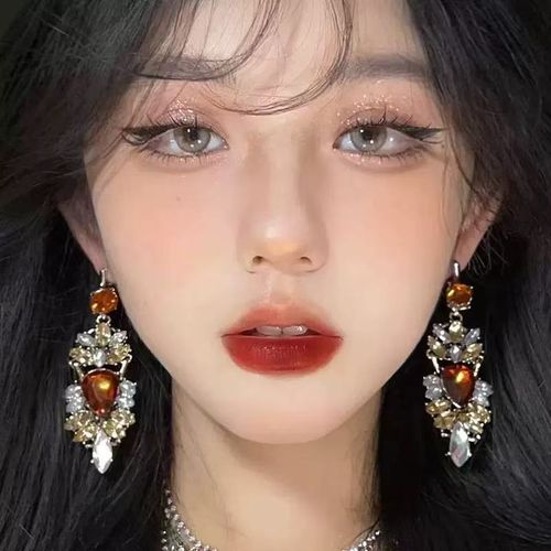 Elegant feeling, light luxury, heiress earrings, retro heavy industry zircon exaggerated earrings, long temperament earrings, earrings, ear clips