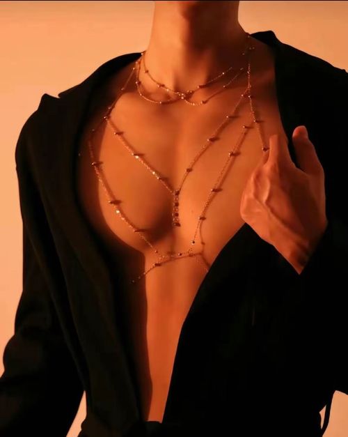 Purely seductive style, braided body chain, European and American style bodychain, sexy necklace, low-cut back chain decoration
