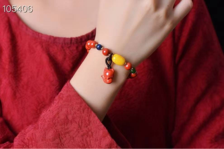 高含量硃砂狐狸手鍊手持