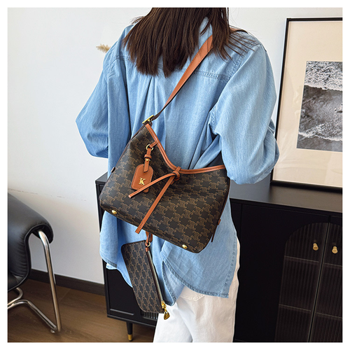 Sianna commuter tote women's bag 2025 new high-end large-capacity one-shoulder underarm bucket bag fashionable and versatile