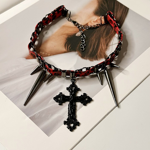 French hottie dark heavy punk cross necklace, personalized clavicle chain