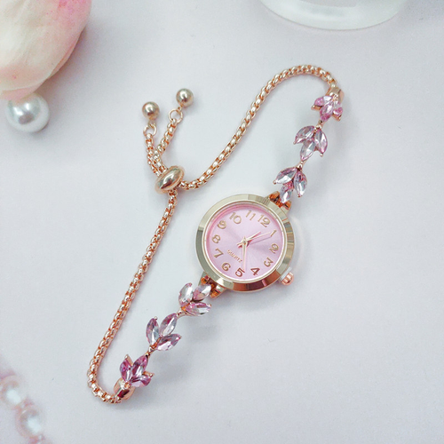 Fashionable and elegant watch for women, trendy and simple, elegant ins style, clover bracelet for women