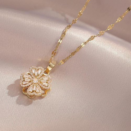 New trend rotating four-leaf clover Haoshi titanium steel necklace