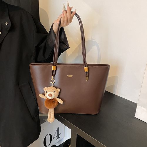 High-quality textured retro bag for women 2025 new large-capacity shoulder commuter bag fashionable personality tote bag