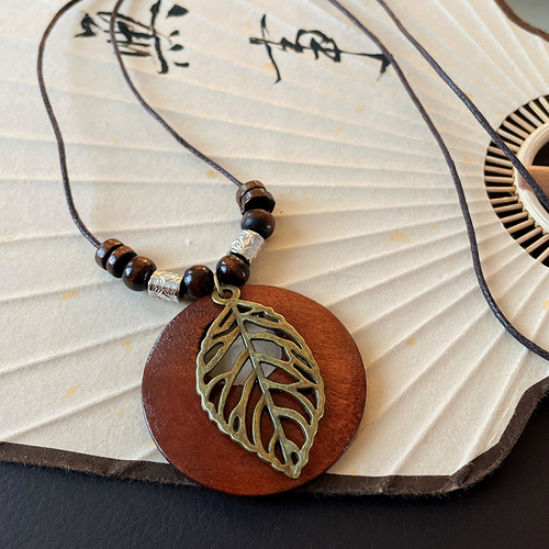 Round leaf hollow long necklace, retro literary temperament sweater chain