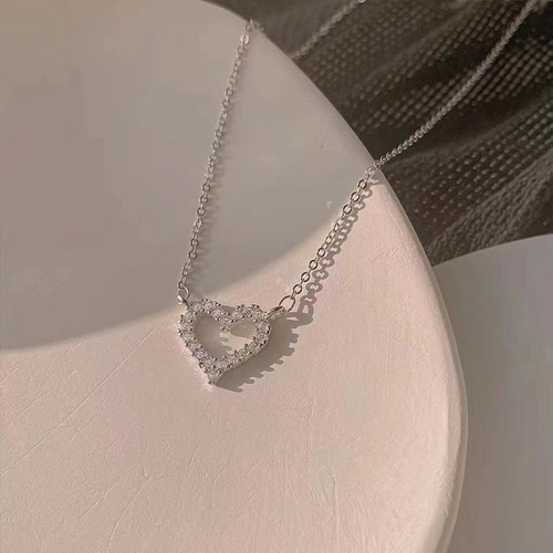 Sweet diamond heart necklace Simple clavicle necklace