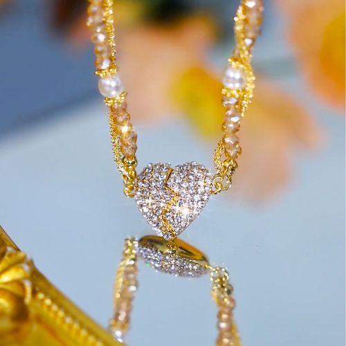 High-grade double-layer love magnetic heart-shaped pendant pearl necklace light luxury niche design versatile temperament clavicle chain（ Delivery in 3 days ）