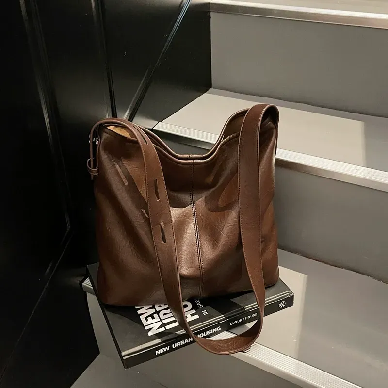 High-grade soft leather large capacity versatile minimalist commuting women's shoulder crossbody tote bag