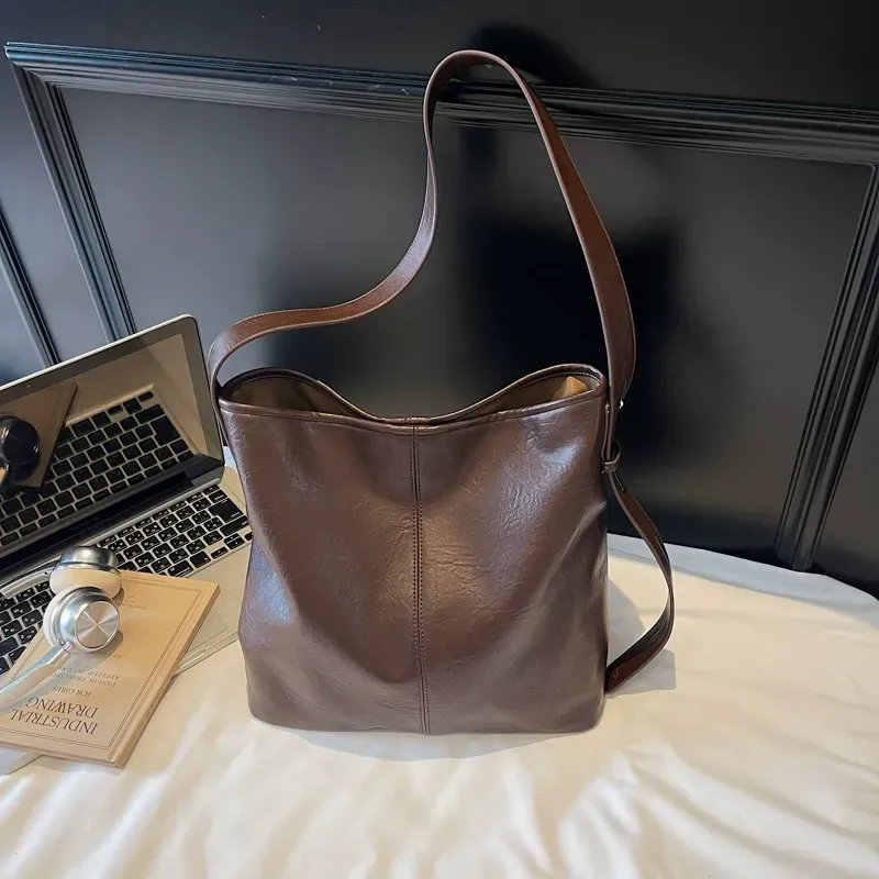High-grade soft leather large capacity versatile minimalist commuting women's shoulder crossbody tote bag