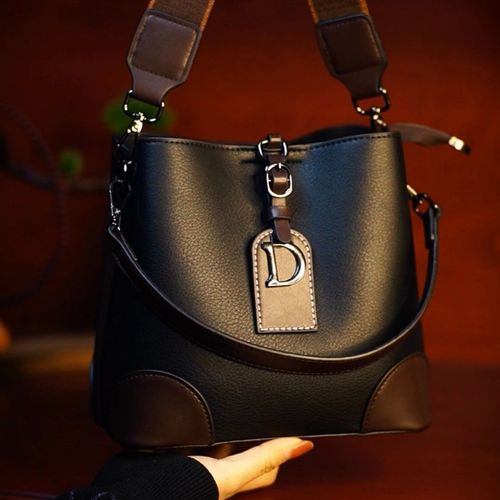 2025 New Fashion Handbag Texture Single Shoulder Smooth Fashion Bag Women's Diagonal Straddle Bag for Lady