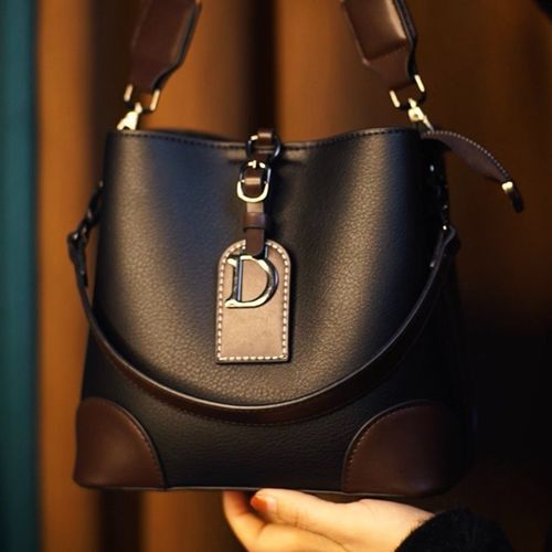 2025 New Fashion Handbag Texture Single Shoulder Smooth Fashion Bag Women's Diagonal Straddle Bag for Lady