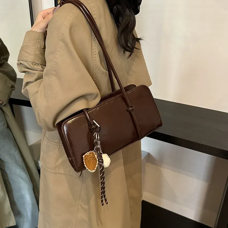 This year's popular retro niche second-hand armpit bag fashion handbag crossbody bag