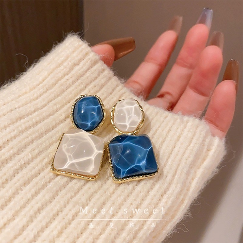 Blue water ripple irregular square earrings