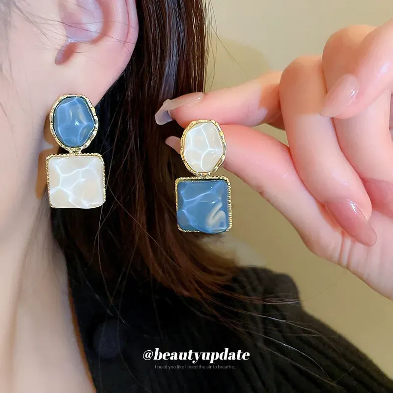 Blue water ripple irregular square earrings