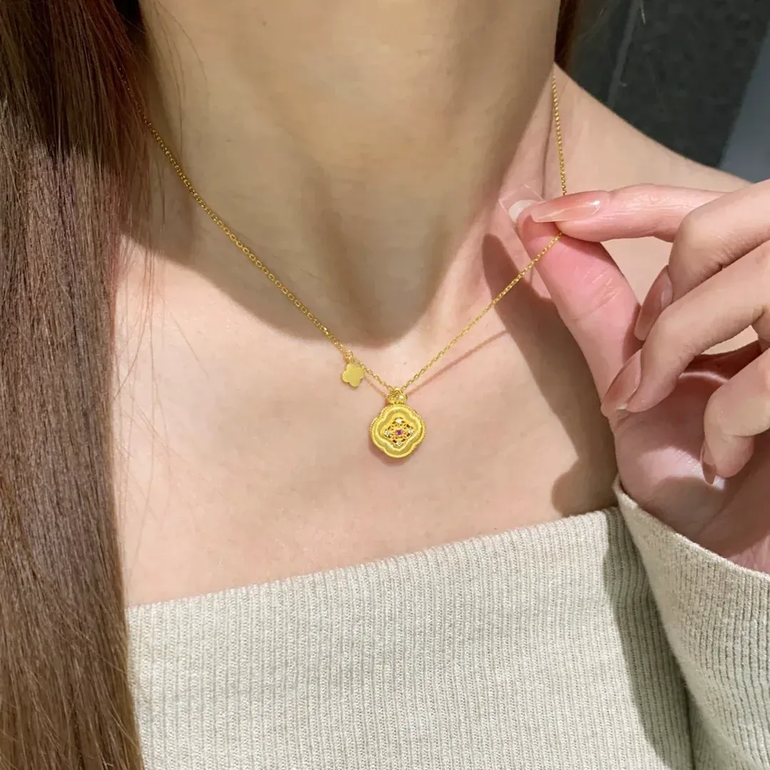 Women's four-leaf clover necklace titanium steel non-fading clavicle chain