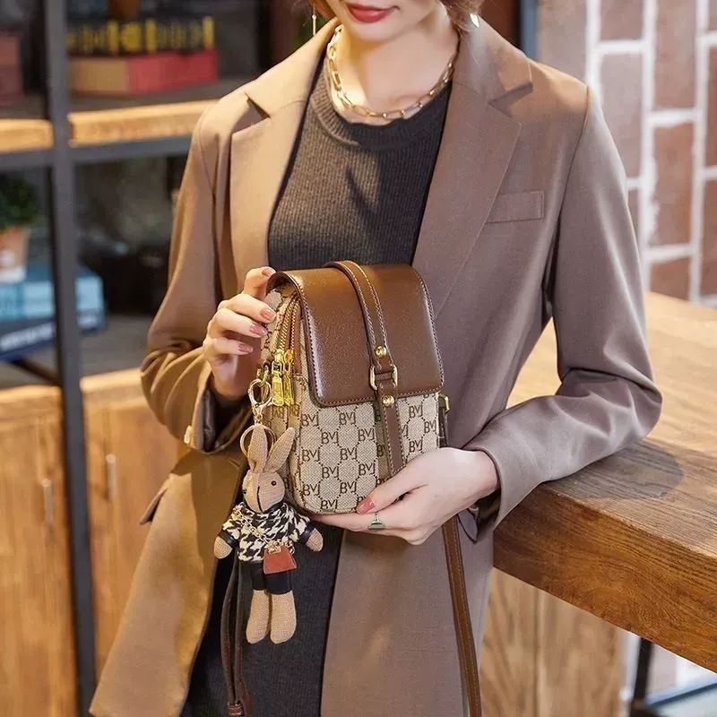 Exquisite Ladies Shoulder Bag High Quality PU Material Mobile Phone Vintage Fashion Bag Chain Decoration Hot Selling（ Delivery in 3 days ）