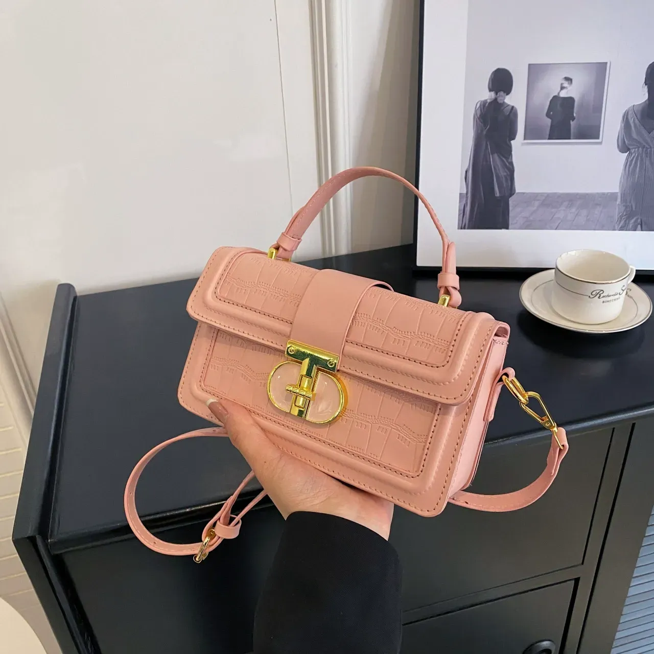 High-quality pink handbag box bag New niche light luxury shoulder crossbody small square bag