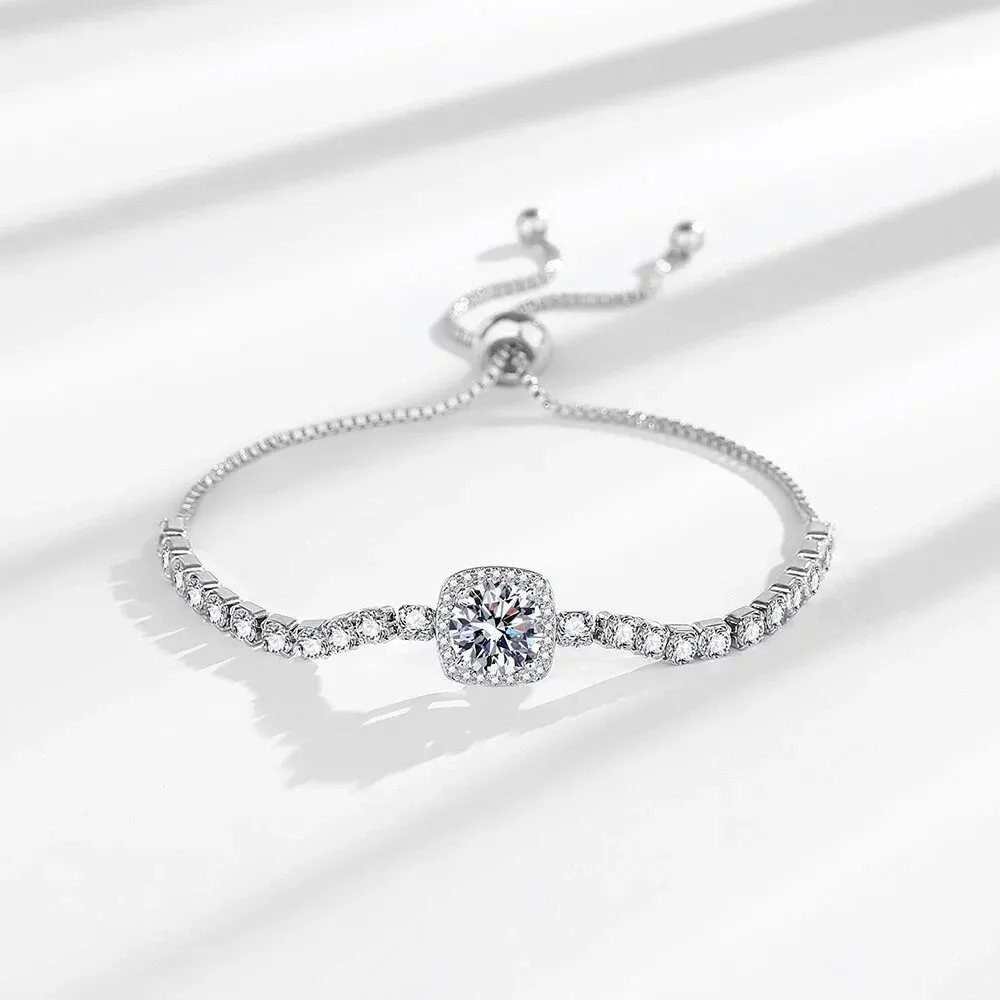 Popular zircon and square diamond bracelet, a versatile and elegant accessory