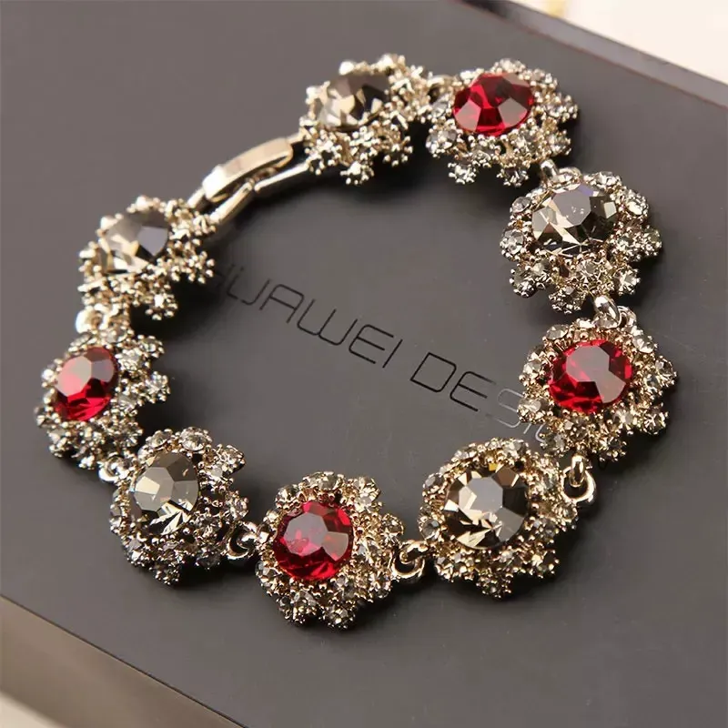 Super Sparkling Rhinestones Retro Bracelet Women Fashion Crystal Bracelet