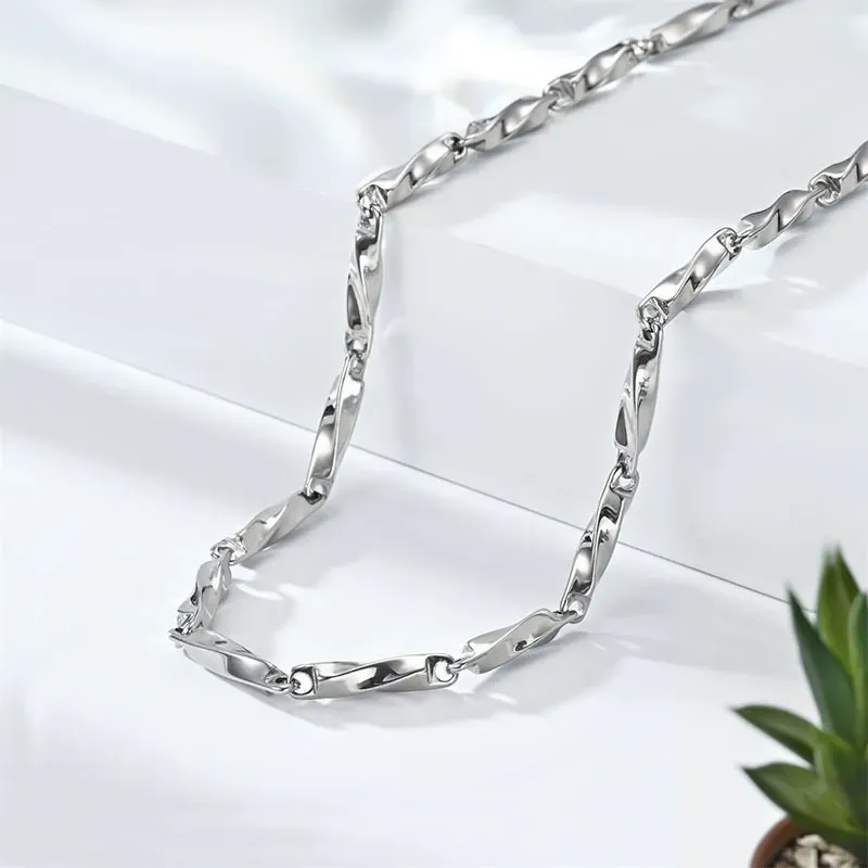 Men's hot selling Mobius titanium steel necklace, colorfast diamond necklace