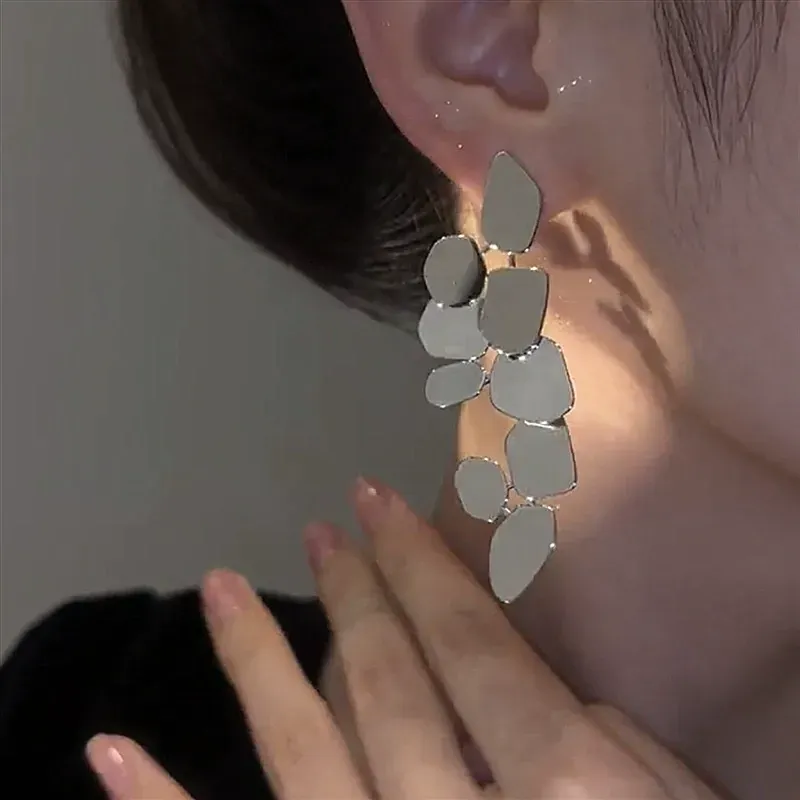 Alloy high-grade exaggerated fashion simple irregular leaf earrings