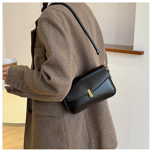 New versatile crossbody small square bag Personalized underarm bag