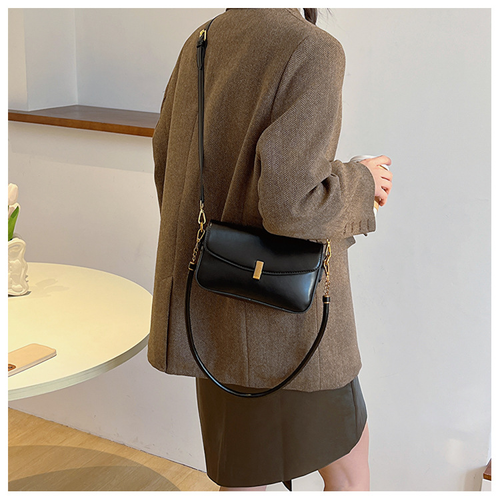New versatile crossbody small square bag Personalized underarm bag