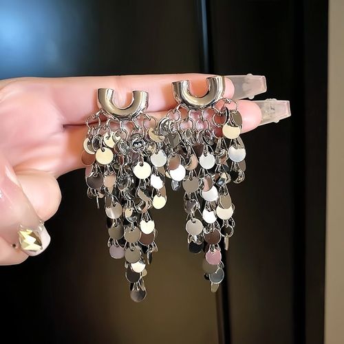 Fashionable and elegant tassel sequins, atmospheric and high-end earrings