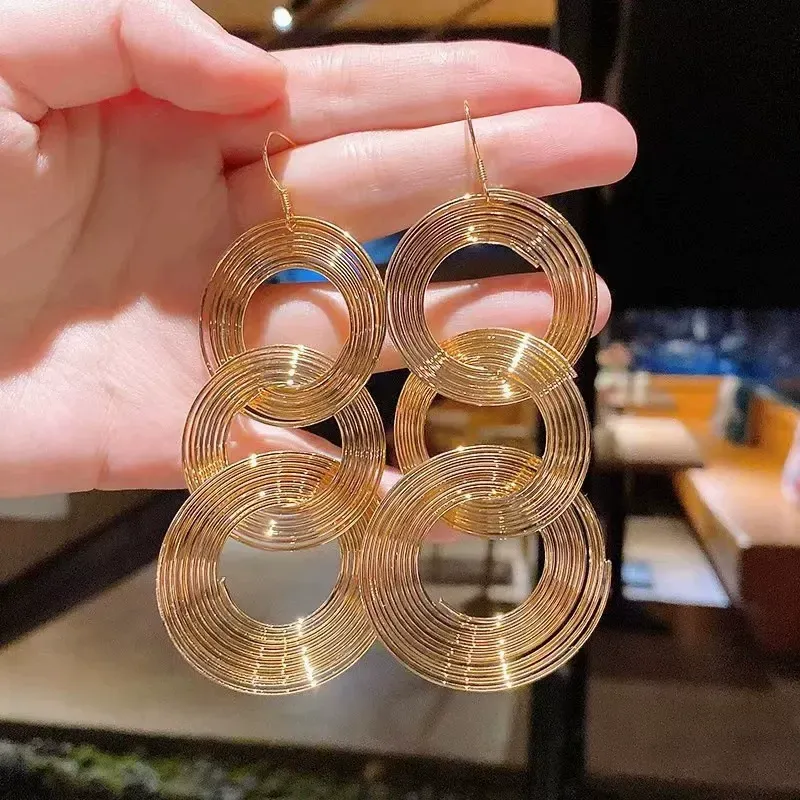 Exaggerated metal retro large circle long temperament earrings