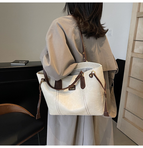 New simple large-capacity underarm tote bag fashionable casual shoulder bag