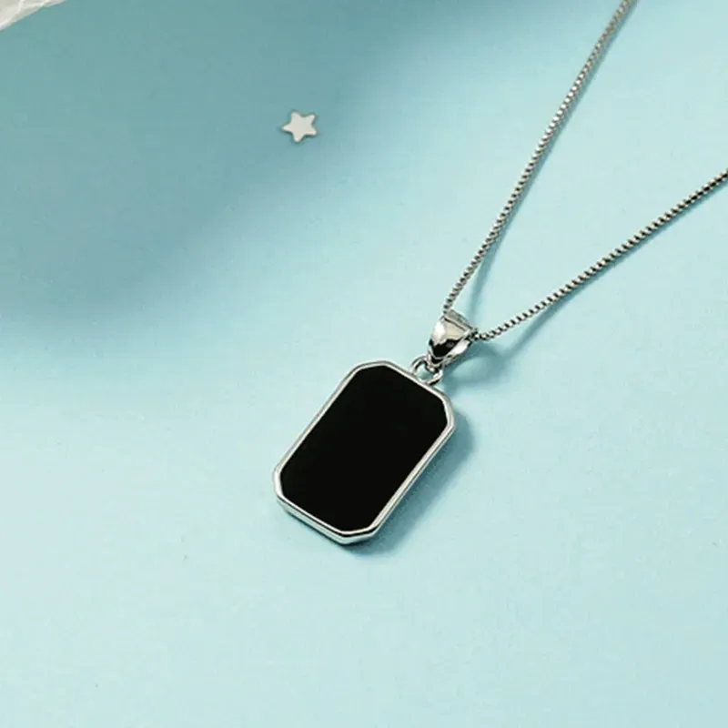 Fashionable black square necklace