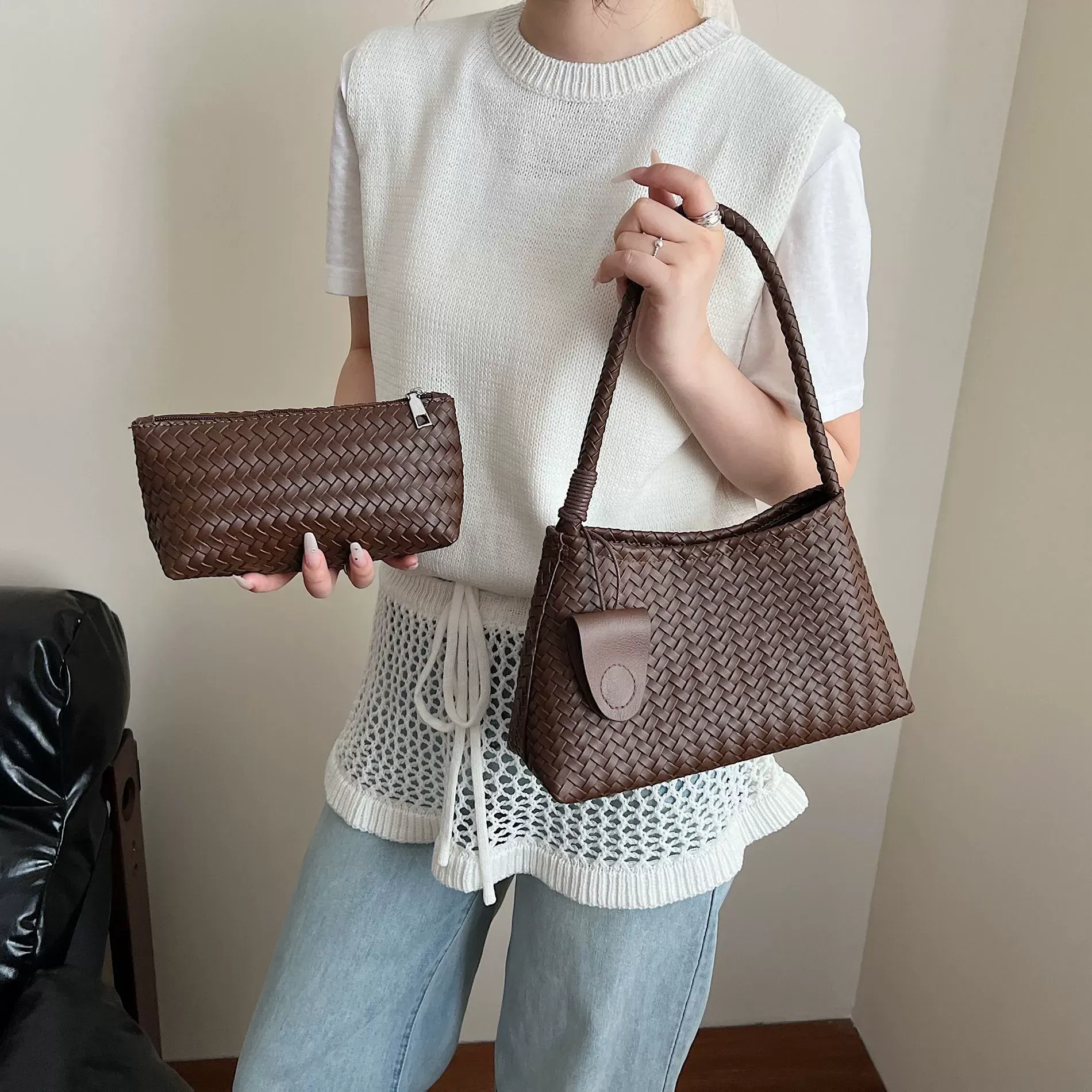 Hand-woven underarm bag, fashionable and casual mother-and-child shoulder bag