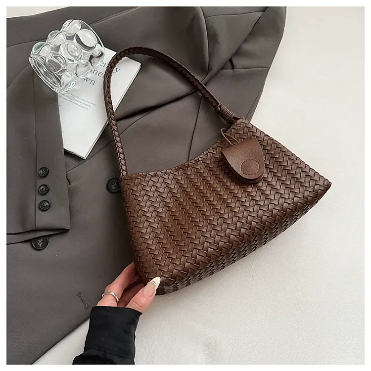 Hand-woven underarm bag, fashionable and casual mother-and-child shoulder bag