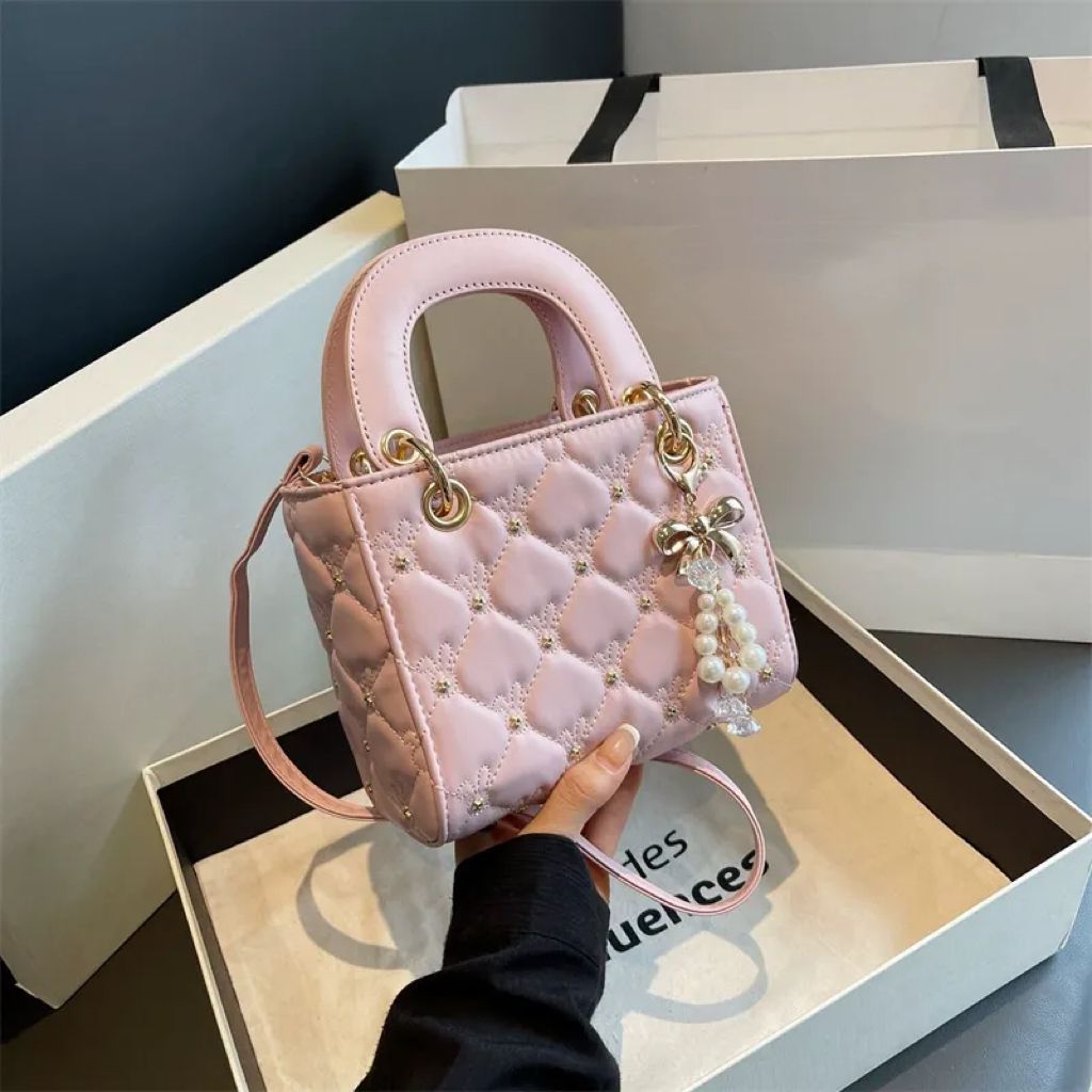 New pink textured fashion handbag, casual shoulder bag