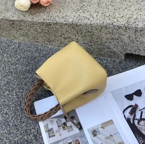 Niche design genuine leather bucket bag for women High-end exquisite woven handbag