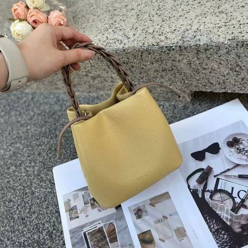 Niche design genuine leather bucket bag for women High-end exquisite woven handbag