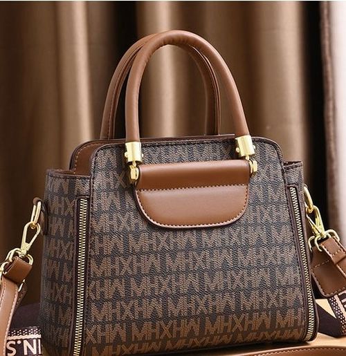 2025 new retro handbag, fashionable shoulder messenger bag