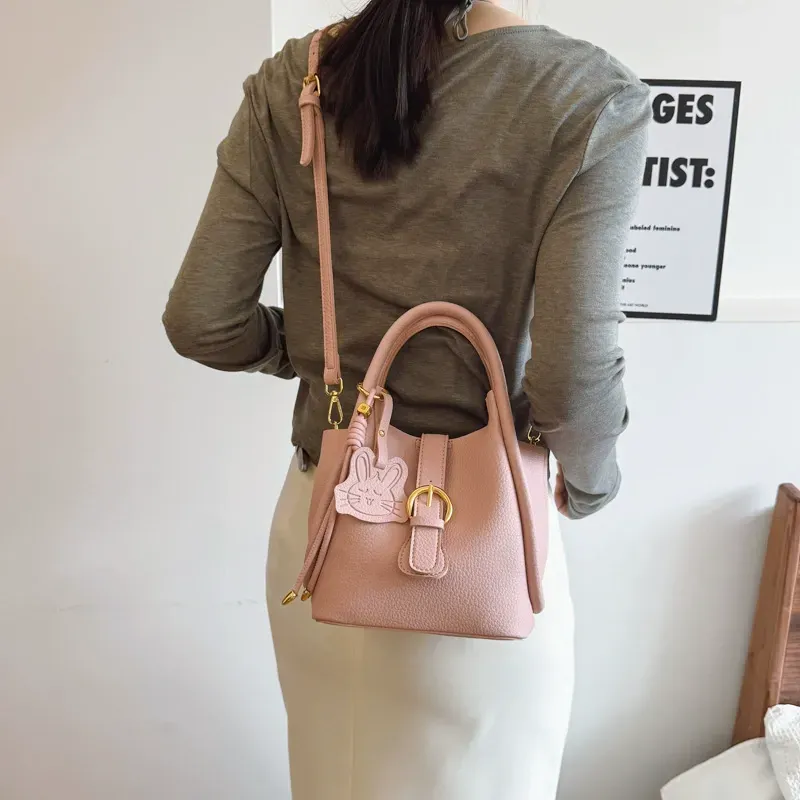 High-end trendy pink shoulder bag bucket bag crossbody bag