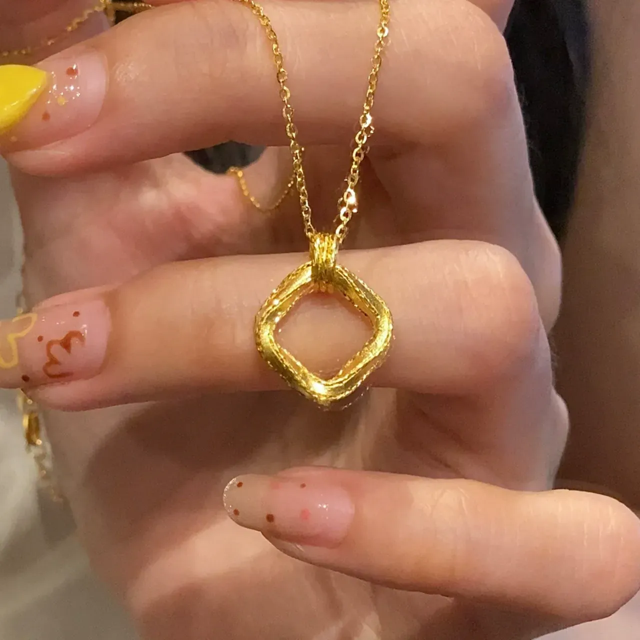 Popular Möbius Sand Gold Clasp Necklace Jewelry