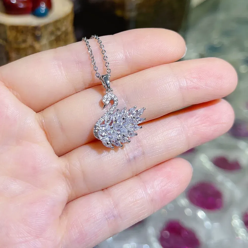 Swan necklace for women, zircon titanium steel necklace that won't fade.